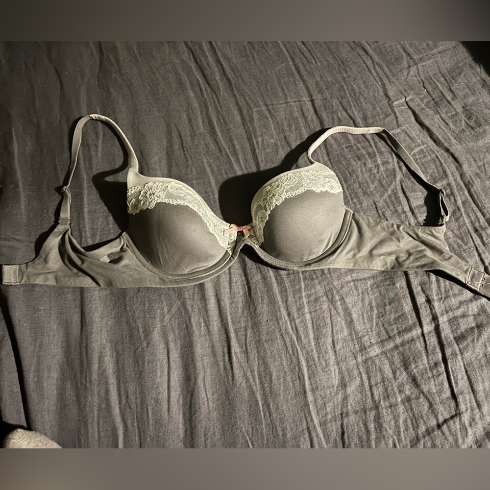 Size 32C Gray Victoria’s Secret Push Up Bra With Lace